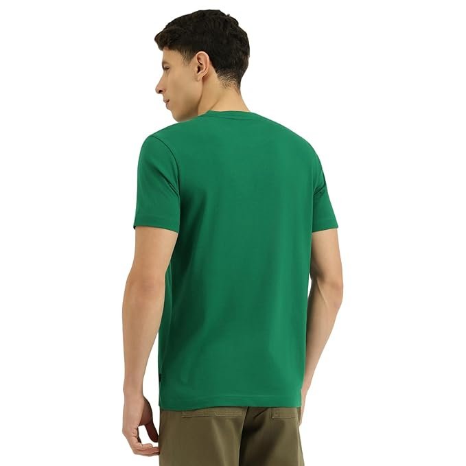United Colors of Benetton men’s t‑shirt, durable stitching and everyday fashion.