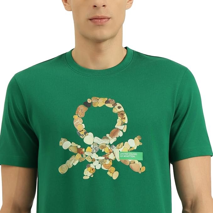 United Colors of Benetton men’s t‑shirt, modern fit and timeless design.